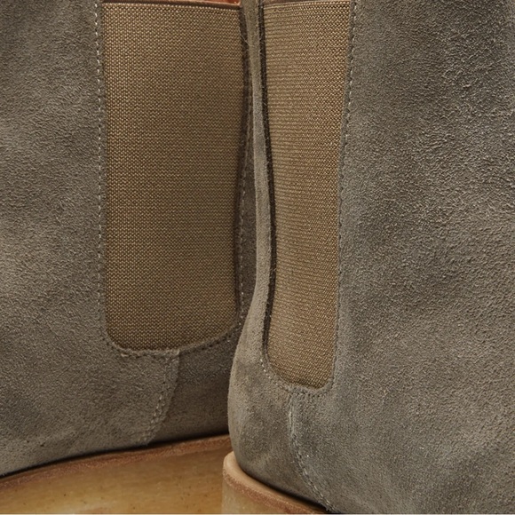 Woman by COMMON PROJECTS Suede Chelsea Boot - Picture 4 of 15